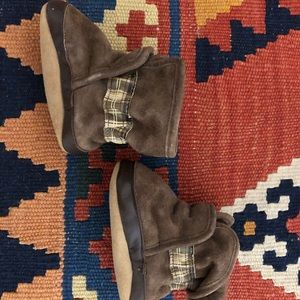Robeez booties infant